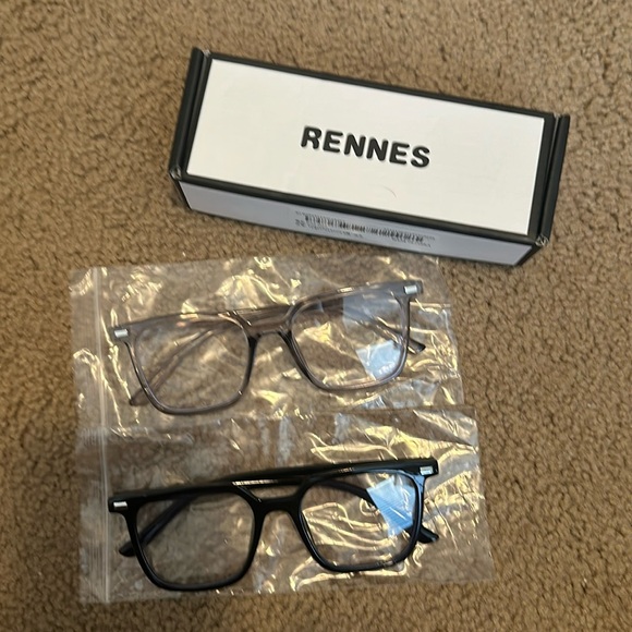 Accessories - Pair of blue light glasses